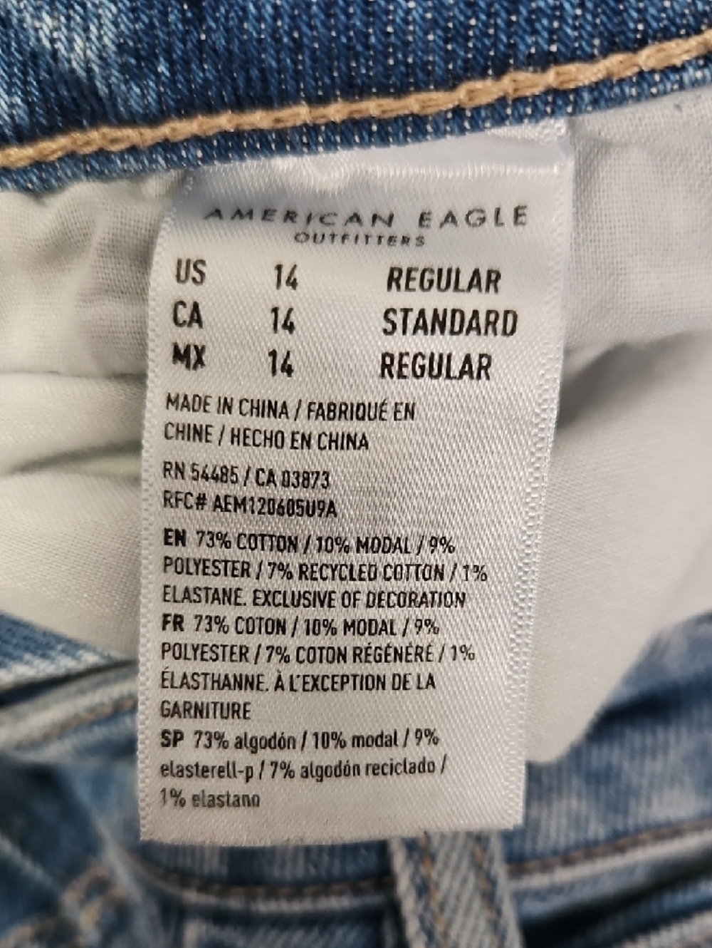 American Eagle High-Rise Mom Straight Distressed Jeans Women’s 14 - Picture 11 of 13